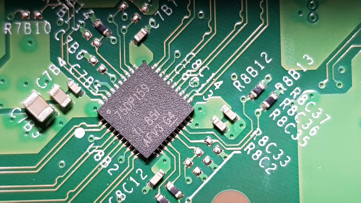 Xbox HDMI IC retimer